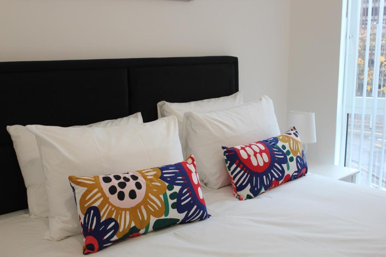 เบิร์คส์ ลักชัวรี เซอร์วิส อพาร์ทเมนท์ Apartment แบล็กเนลล์ ภายนอก รูปภาพ