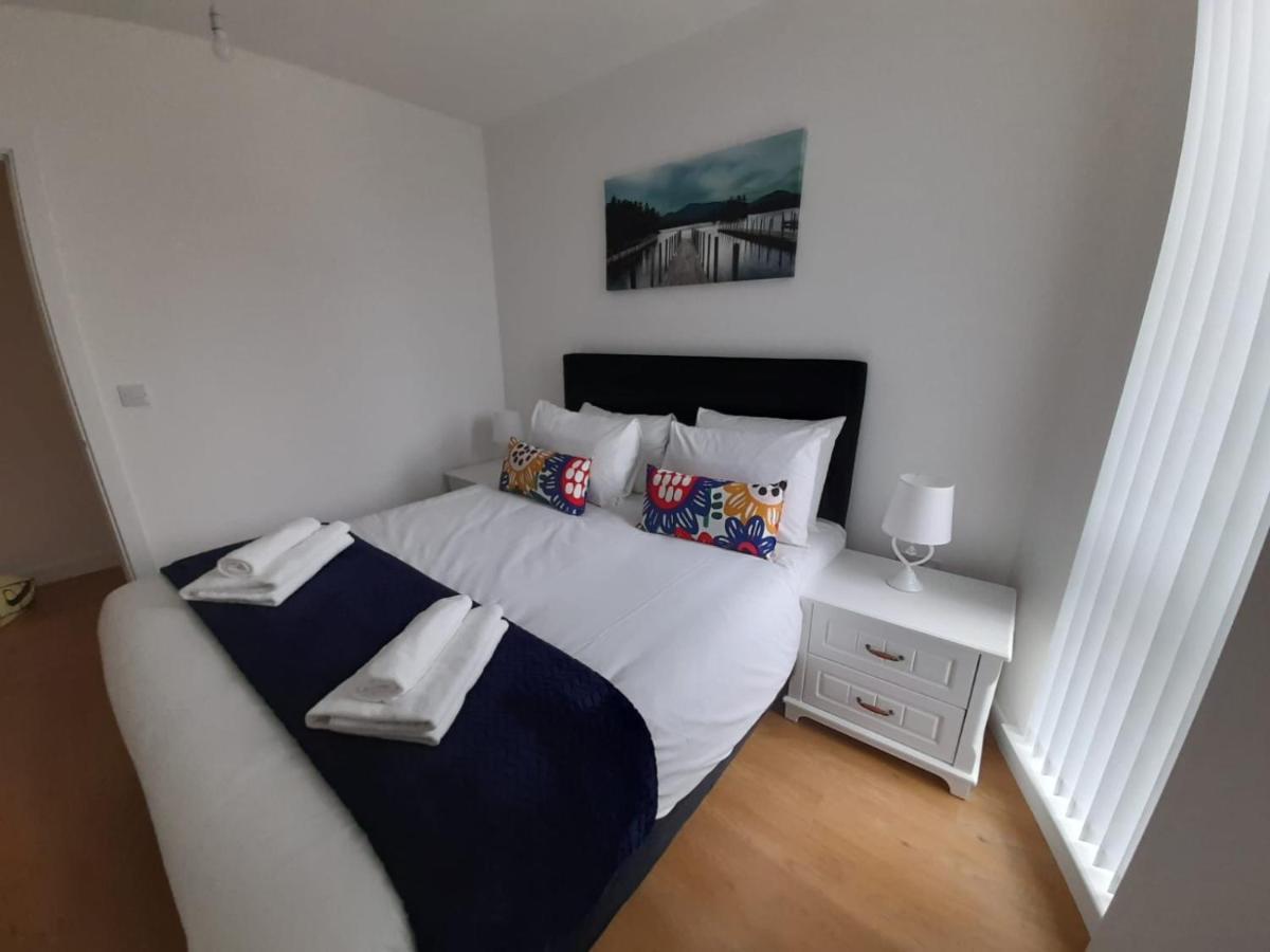 เบิร์คส์ ลักชัวรี เซอร์วิส อพาร์ทเมนท์ Apartment แบล็กเนลล์ ภายนอก รูปภาพ