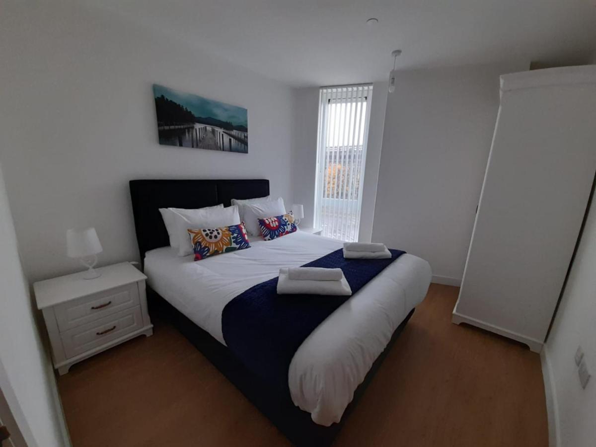 เบิร์คส์ ลักชัวรี เซอร์วิส อพาร์ทเมนท์ Apartment แบล็กเนลล์ ภายนอก รูปภาพ