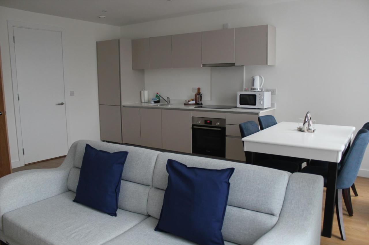 เบิร์คส์ ลักชัวรี เซอร์วิส อพาร์ทเมนท์ Apartment แบล็กเนลล์ ภายนอก รูปภาพ