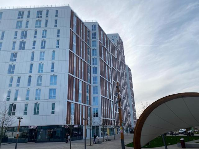 เบิร์คส์ ลักชัวรี เซอร์วิส อพาร์ทเมนท์ Apartment แบล็กเนลล์ ภายนอก รูปภาพ
