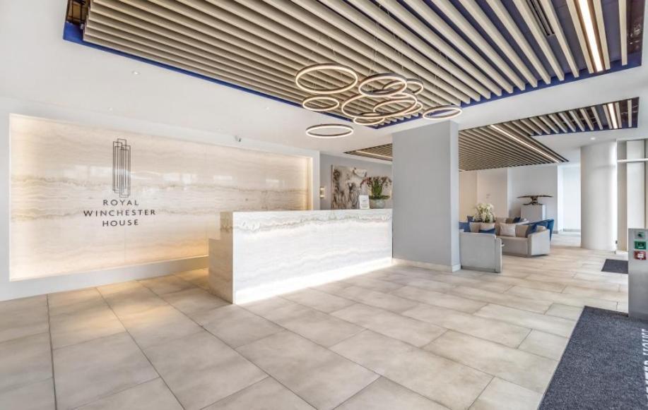 เบิร์คส์ ลักชัวรี เซอร์วิส อพาร์ทเมนท์ Apartment แบล็กเนลล์ ภายนอก รูปภาพ