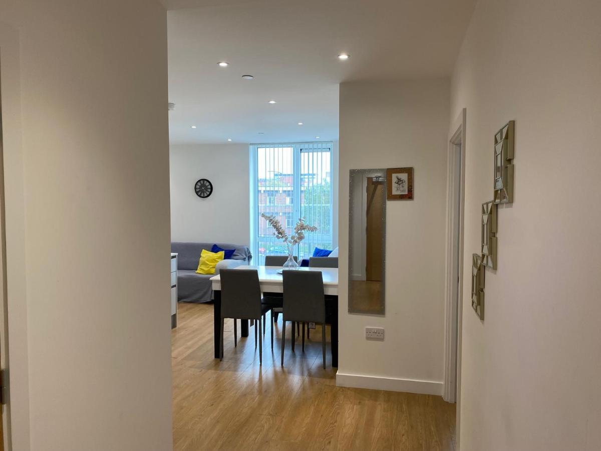 เบิร์คส์ ลักชัวรี เซอร์วิส อพาร์ทเมนท์ Apartment แบล็กเนลล์ ภายนอก รูปภาพ